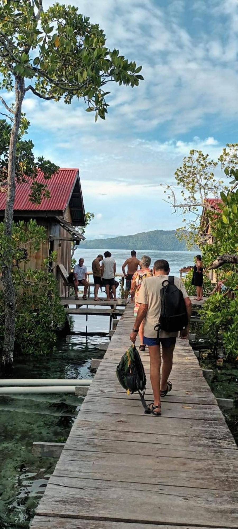 Raja Ampat Blue Sea Villa Besir Buitenkant foto