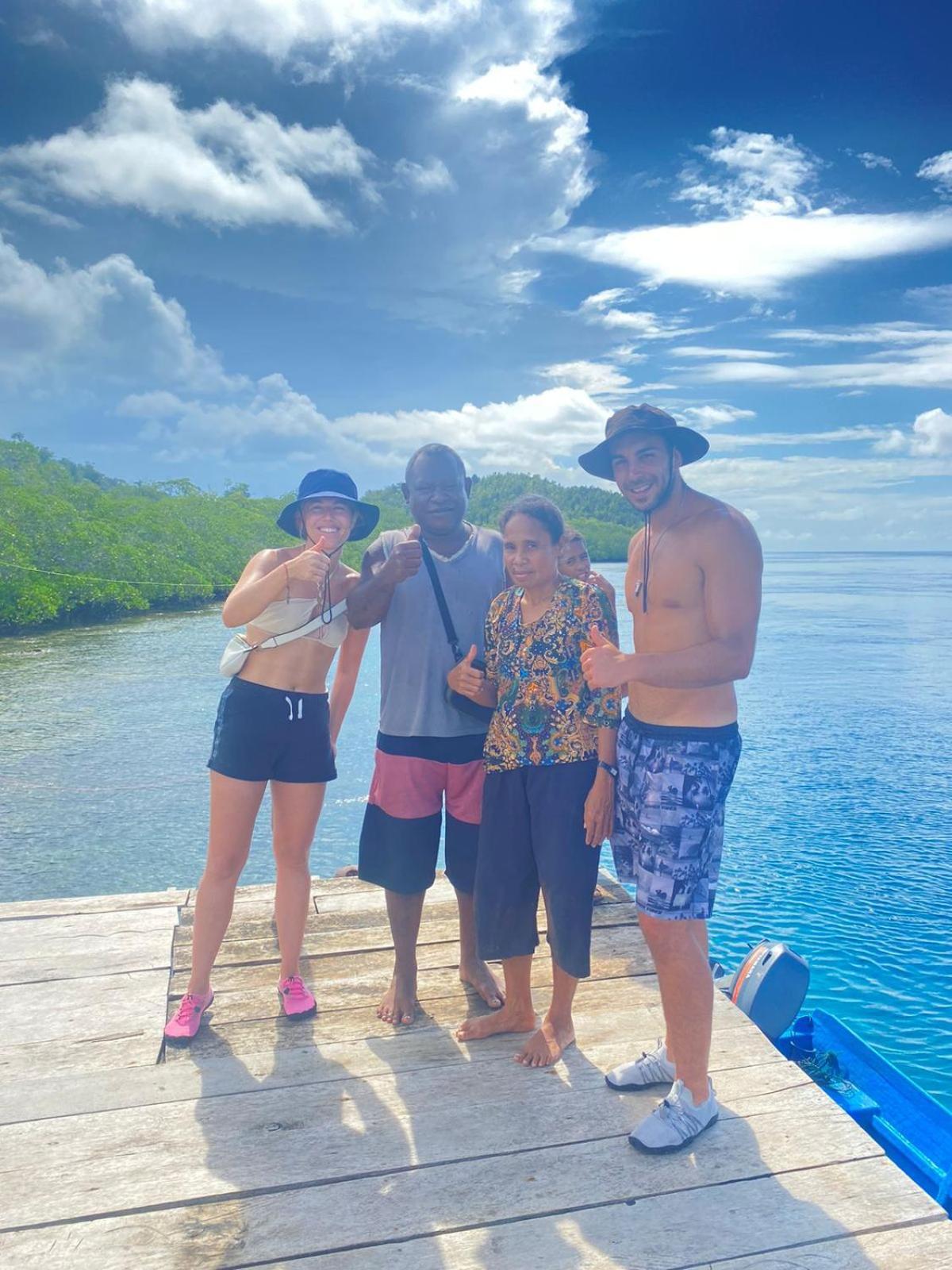Raja Ampat Blue Sea Villa Besir Buitenkant foto